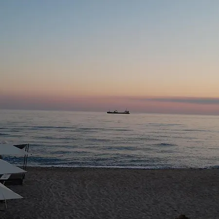 Апартаменти Fantasia Double By The Sea